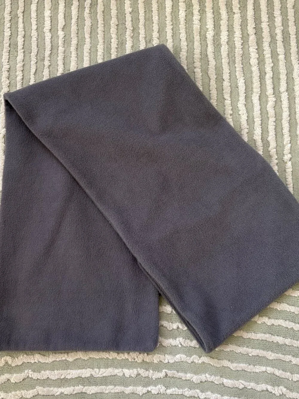 MISSION RadiantActive Fleece Performance Scarf with Pull-Through Loop - Charcoal